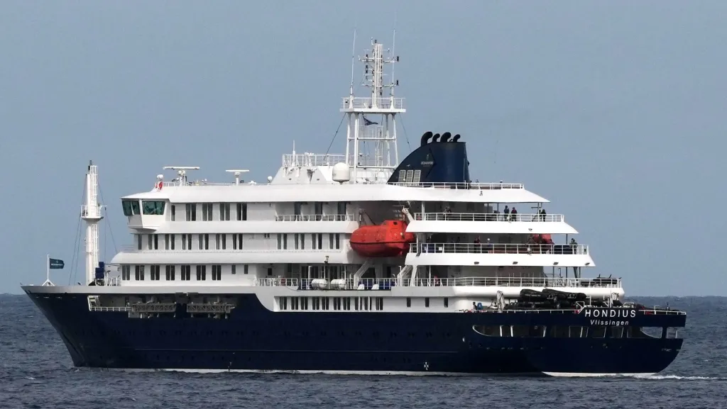 Four Canadians from hantavirus-linked cruise ship arriving in B.C. for quarantine