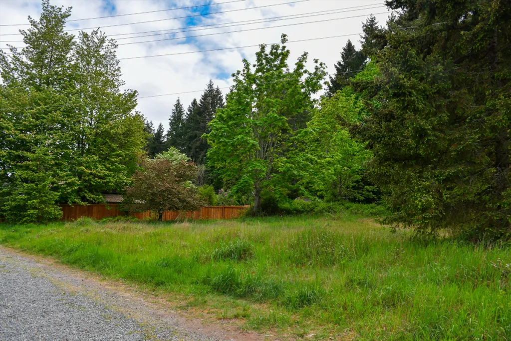 Ladysmith receives BC Hydro grant for Garry oak restoration project
