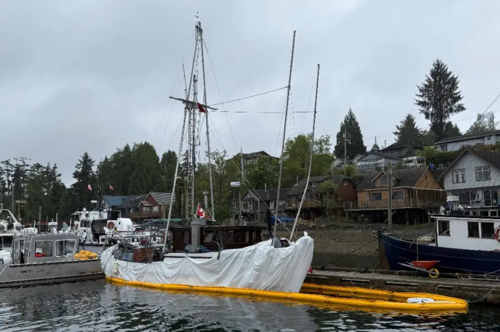 Coast Guard responds after fishing boat crashes into rock in Barkley Sound