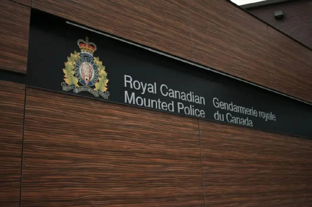 Man dead in North Vancouver RCMP shooting after he allegedly got into police vehicle