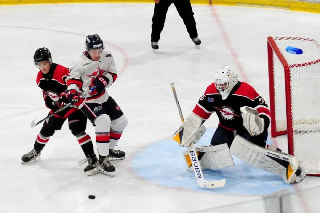 Cougars, Bucs And Wolves take VIJHL openers
