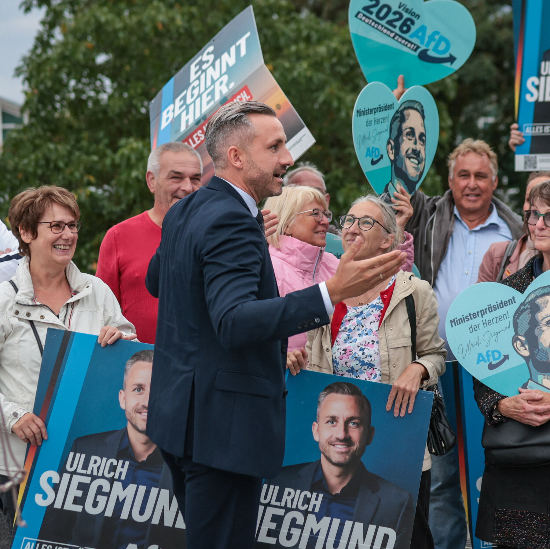 German Far-Right Surges, in Threat to Postwar Taboo on Extremists in Power